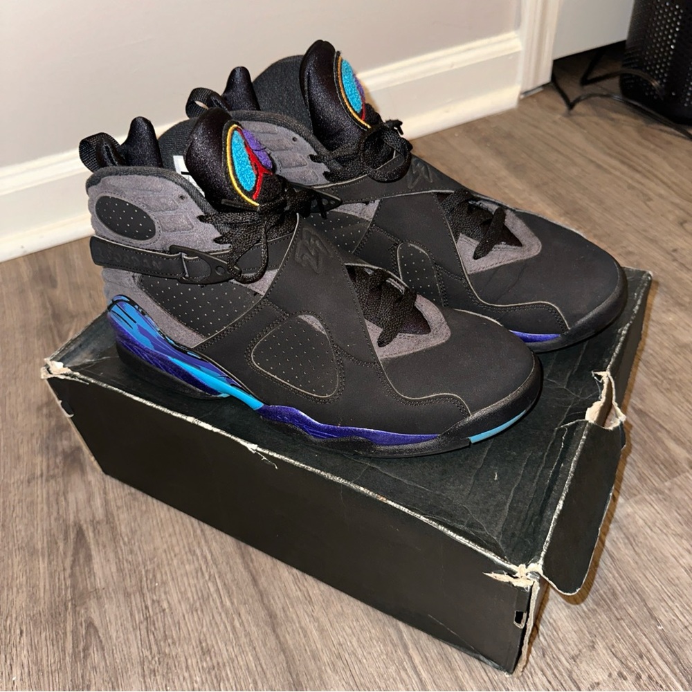 Air Jordan “Aqua” 8s.